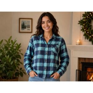 Field & Stream Flannel Button Down Shirt Womens Medium Blue Teal Plaid Cotton